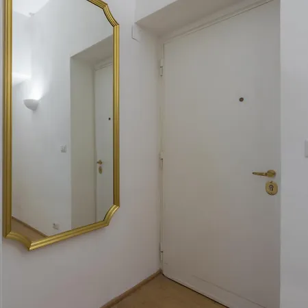 Vittoria Urban Chic - Elegant In The Heart Of Apartment